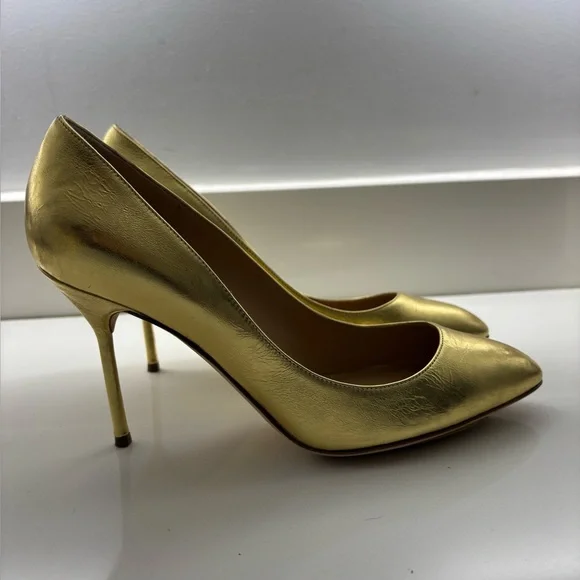 Sergio Rossi Gold pumps - Picture 1 of 7